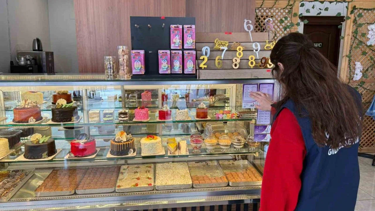 Kemer’de bayram öncesi market, fırın ve pastanelere sıkı denetim