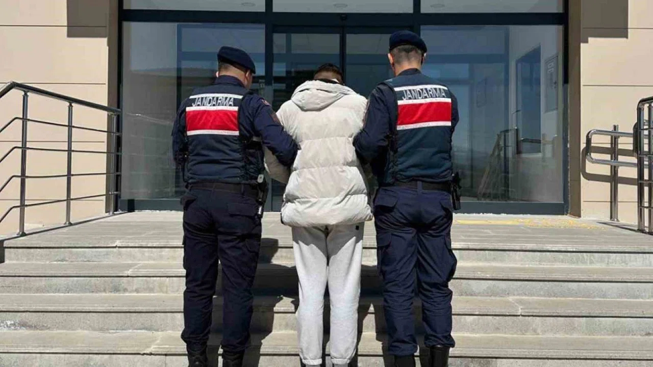Kırıkkale’de aranan 2 hükümlü jandarma operasyonuyla yakalandı