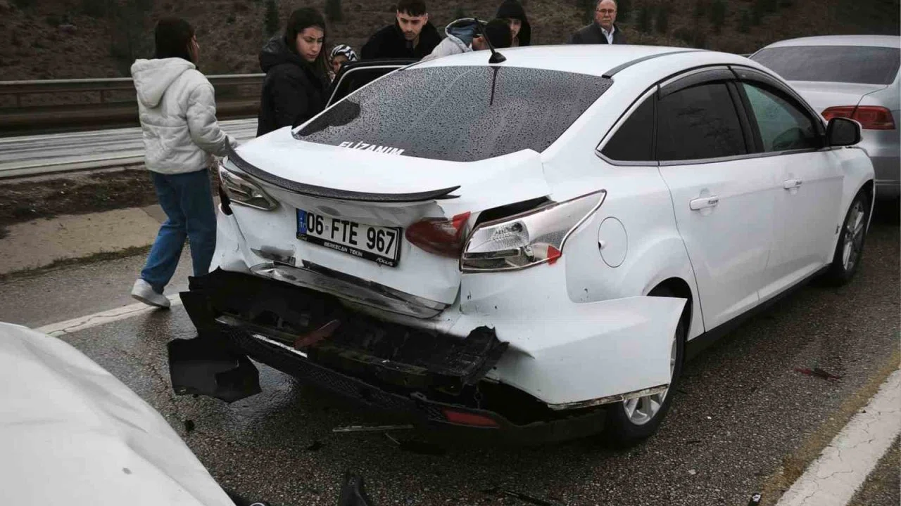 Kırıkkale’de zincirleme kaza: 3 yaralı
