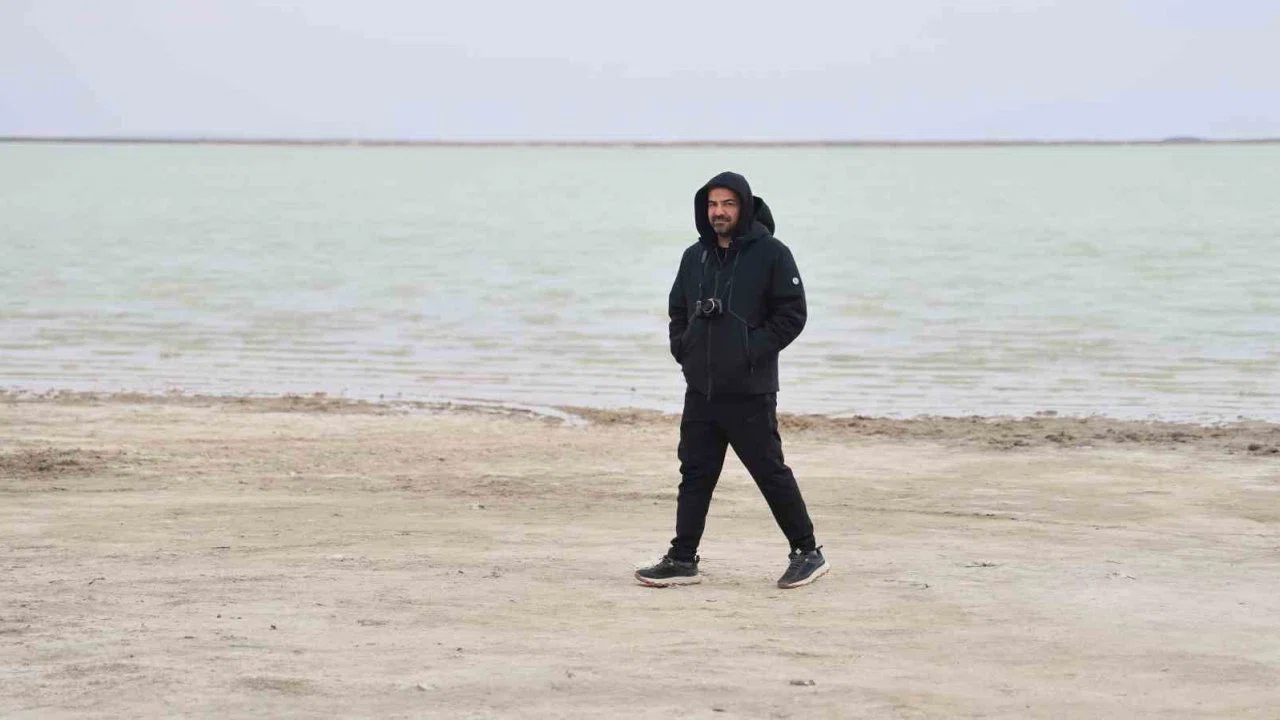 Kırşehir’de flamingolar fotoğraf tutkunlarının objektifine yansıdı