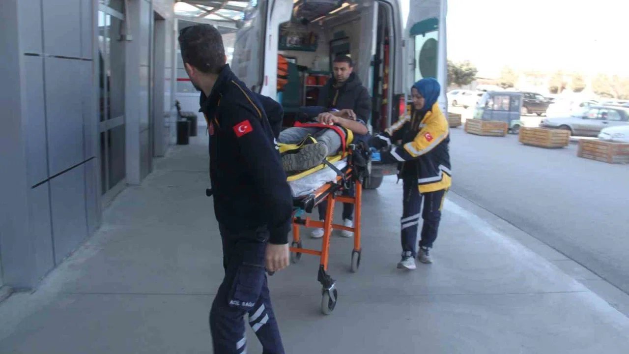 Konya’da inşaattan düşen işçi yaralandı