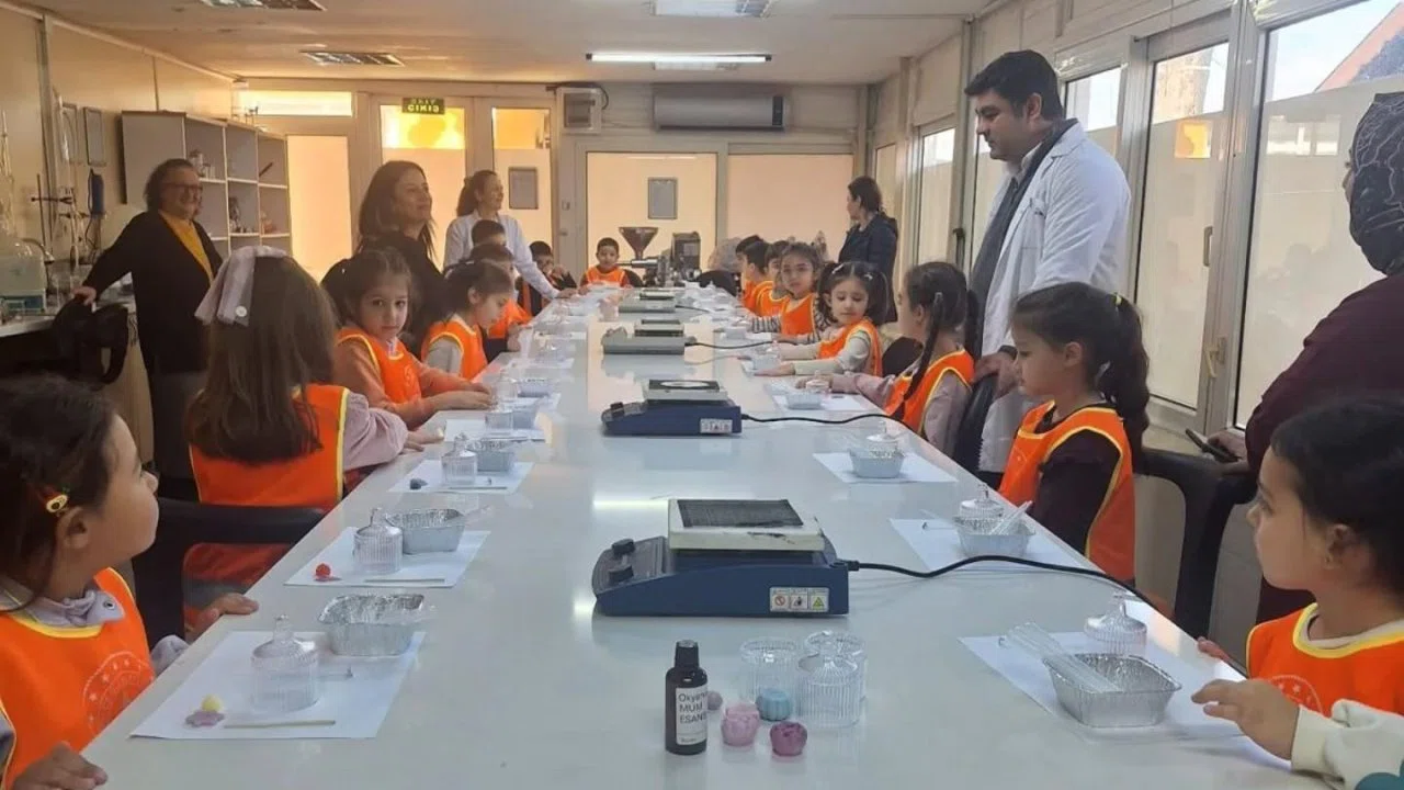 Köyceğizli minikler mum yapımını öğrendi
