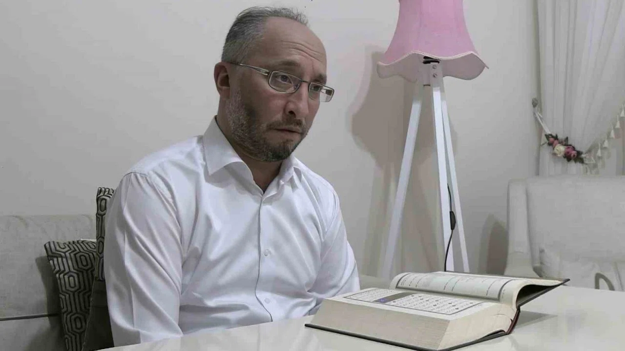 Kur’an-ı Kerim’i ezberlemenin ötesine geçti: Ayetlerin sayfasını ve satırını saniyeler içinde söylüyor