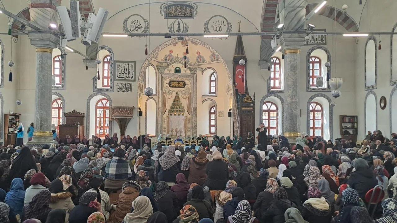 Kütahya’da bayanlara özel Kadir Gecesi programı