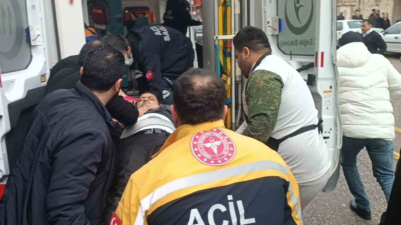 Lokantayı basıp kardeşini vurdu