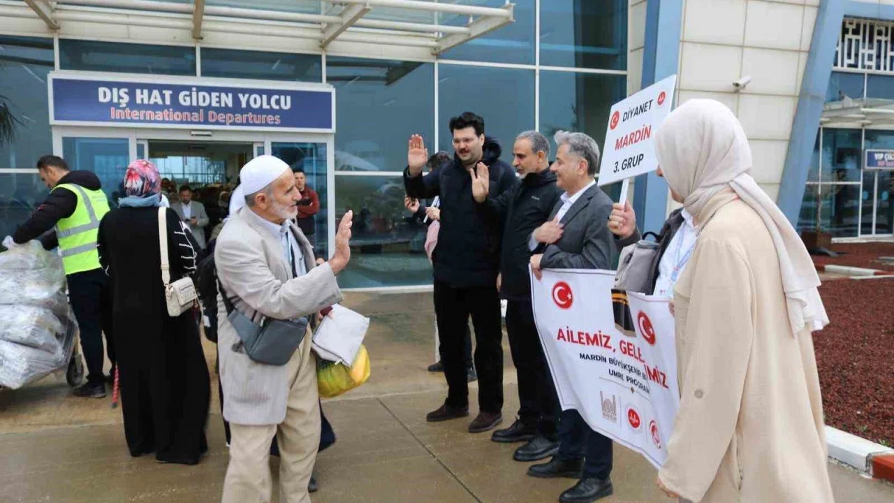 Mardin’de 47 çift dualarla umreye uğurlandı