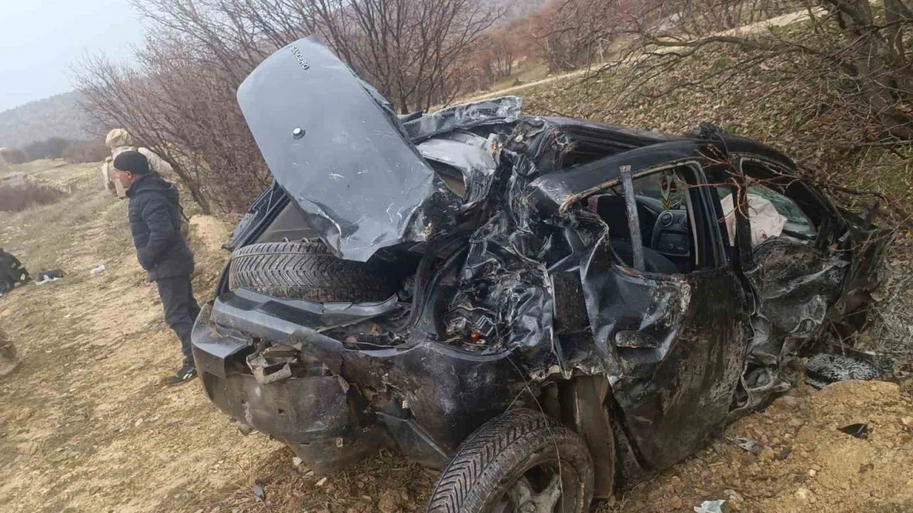 Mardin’de devrilen otomobilde 5 kişi yaralandı