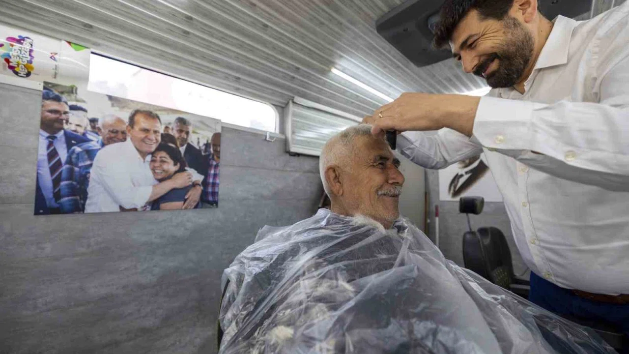 Mersinliler bayrama mobil kuaför ile hazırlandı