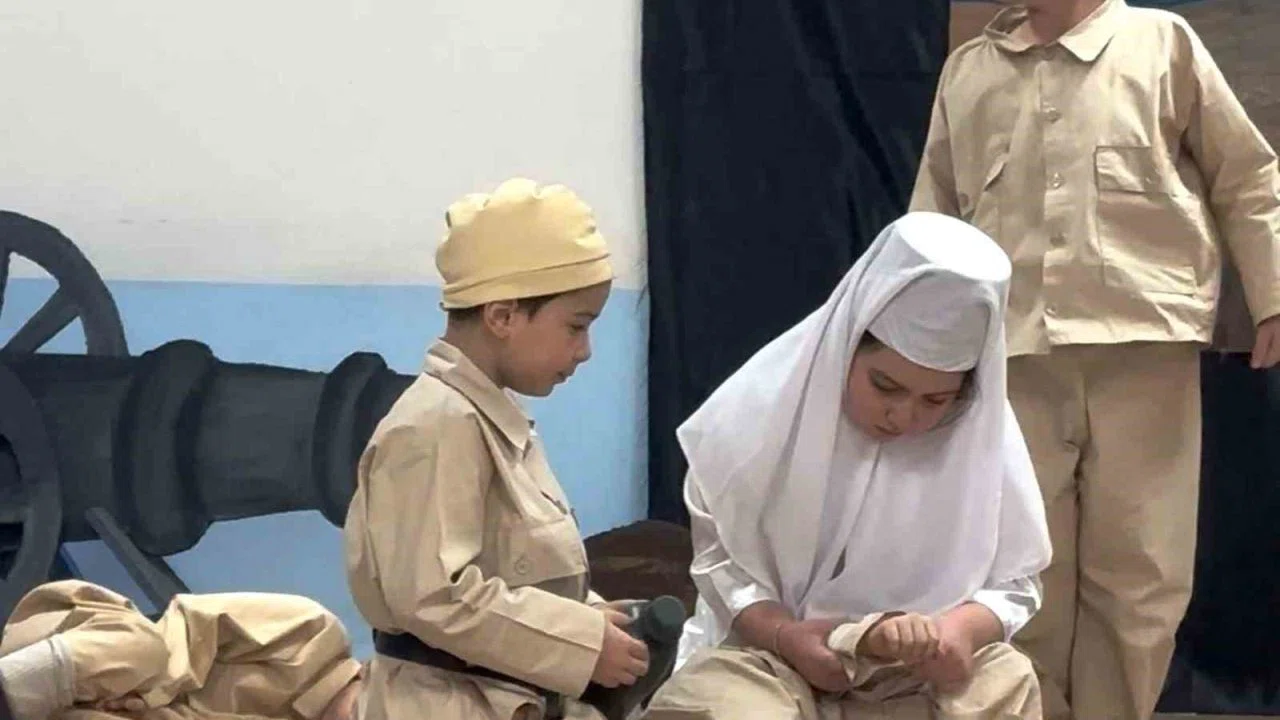 Minik yürekler, Çanakkale ruhunu sahneye taşıdı