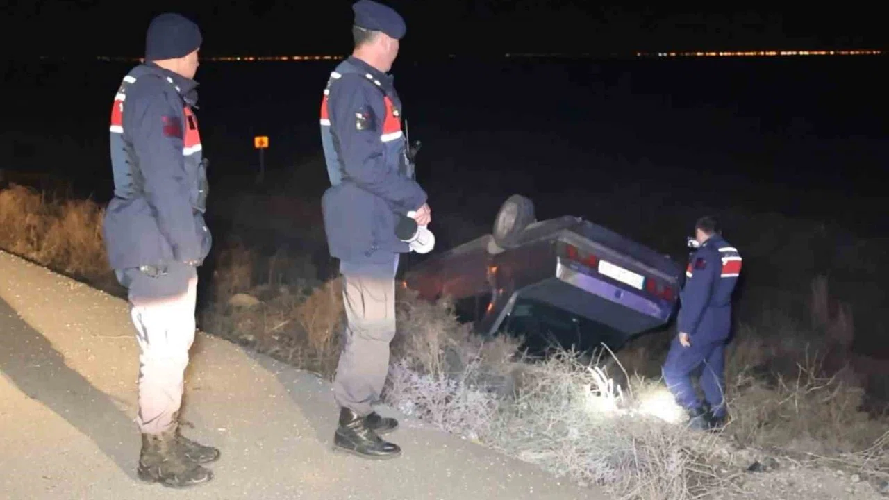 Otomobil şarampole takla attı: 1 yaralı