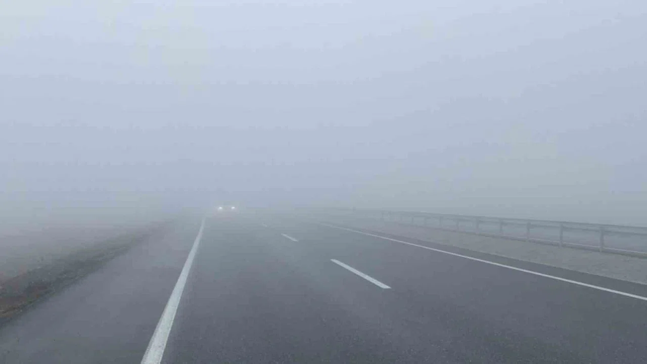 Pamuk Geçidinde yoğun sis etkili oldu