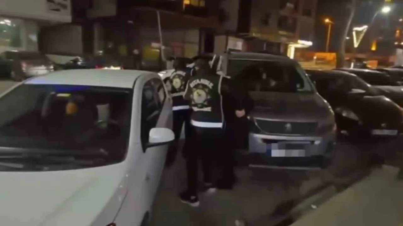 Pendik’te silah ticareti yapan 2 şüpheli gözaltına alındı