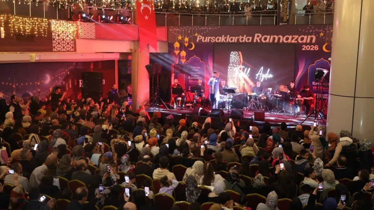 Pursaklar’da Ramazan etkinlikleri, Fadıl Aydın’ın konseriyle noktalandı