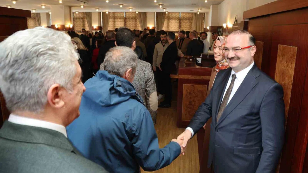 Rektör Hacımüftüoğlu, Üniversite ailesiyle bayramlaştı