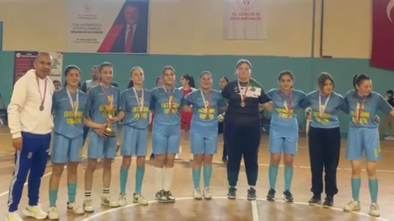 Salihli’nin yıldız kızları Manisa’da şampiyon