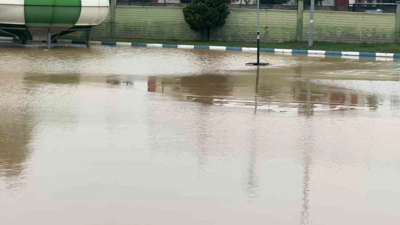 Şanlıurfa kırsalında sel hayatı felç etti