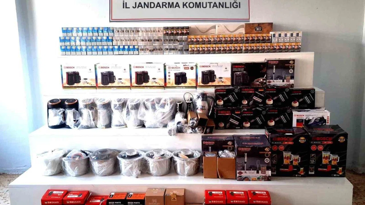 Şanlıurfa’da 5 bin 700 paket gümrük kaçağı sigara ele geçirildi