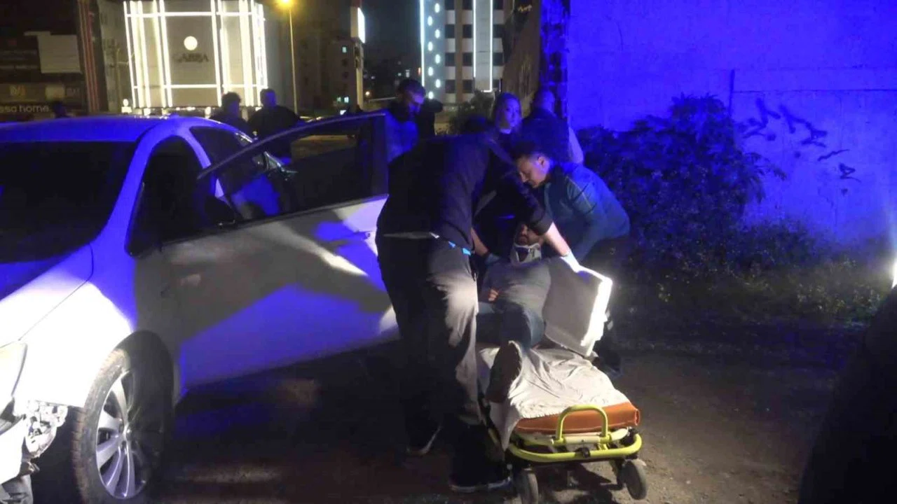 Seyir halindeyken kriz geçirip bayıldı, faciadan dönüldü: 2 yaralı