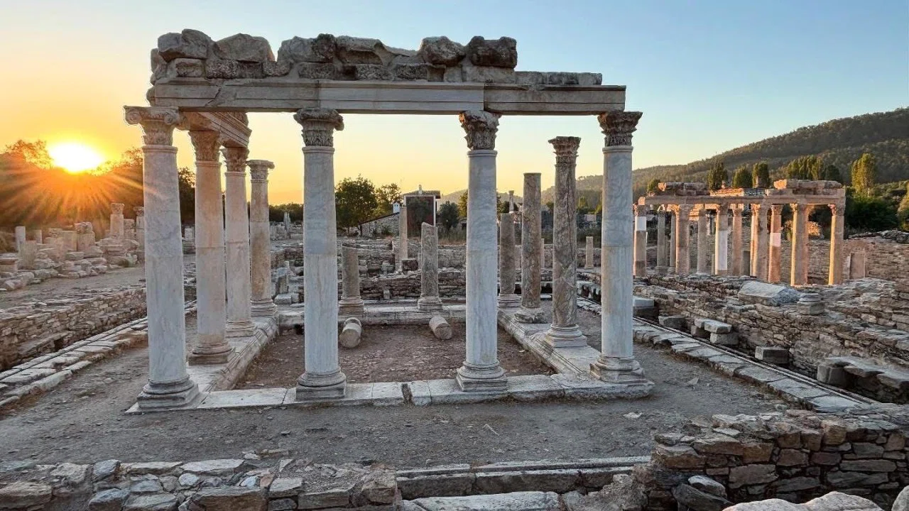 Stratonikeia ve Lagina kazılarında geleceğin restoratörleri yetişiyor