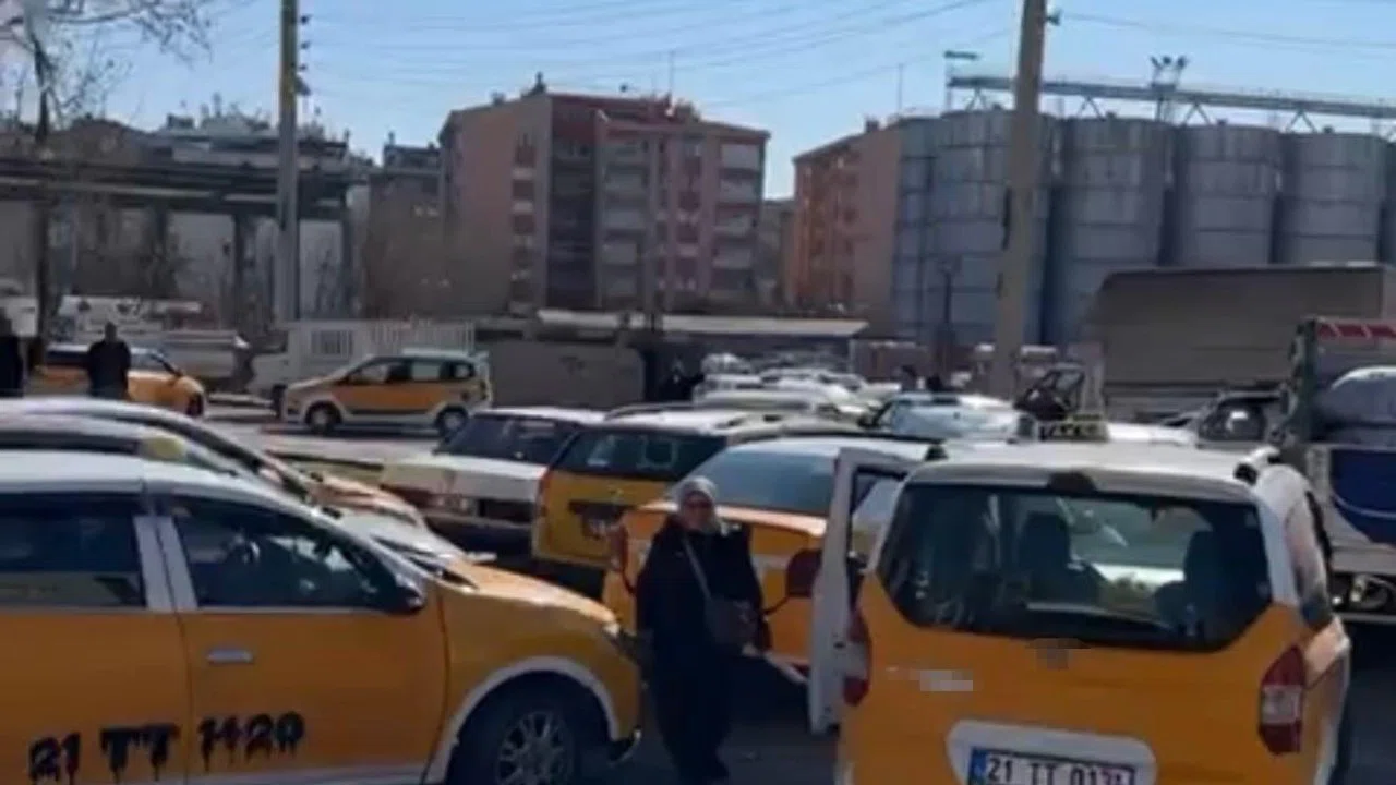 Taksicilerin güncellenen zam kuyruğu