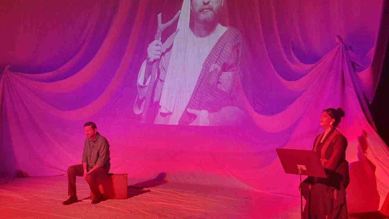 Tiyatro Anadolu, Düzce’de "Aşk Neyledi Yunus" ile sahne aldı