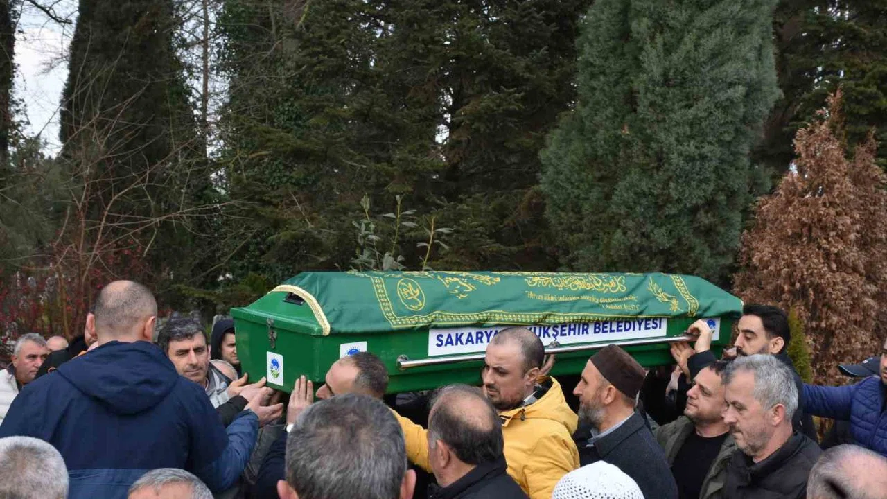 Traktör altında kalarak can veren sürücü son yolculuğuna uğurlandı