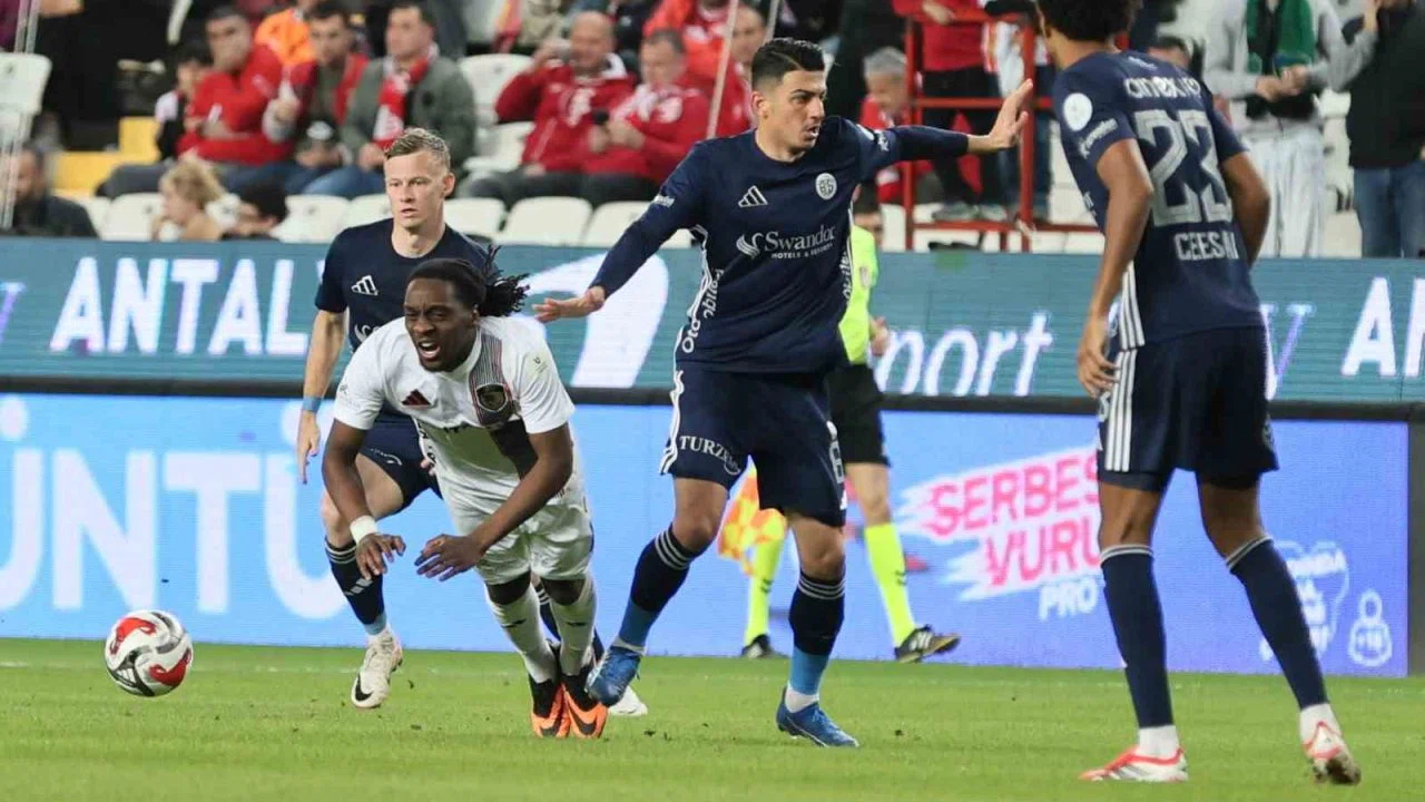 Trendyol Süper Lig: Antalyaspor: 1 - Gaziantep FK: 4 (Maç sonucu)