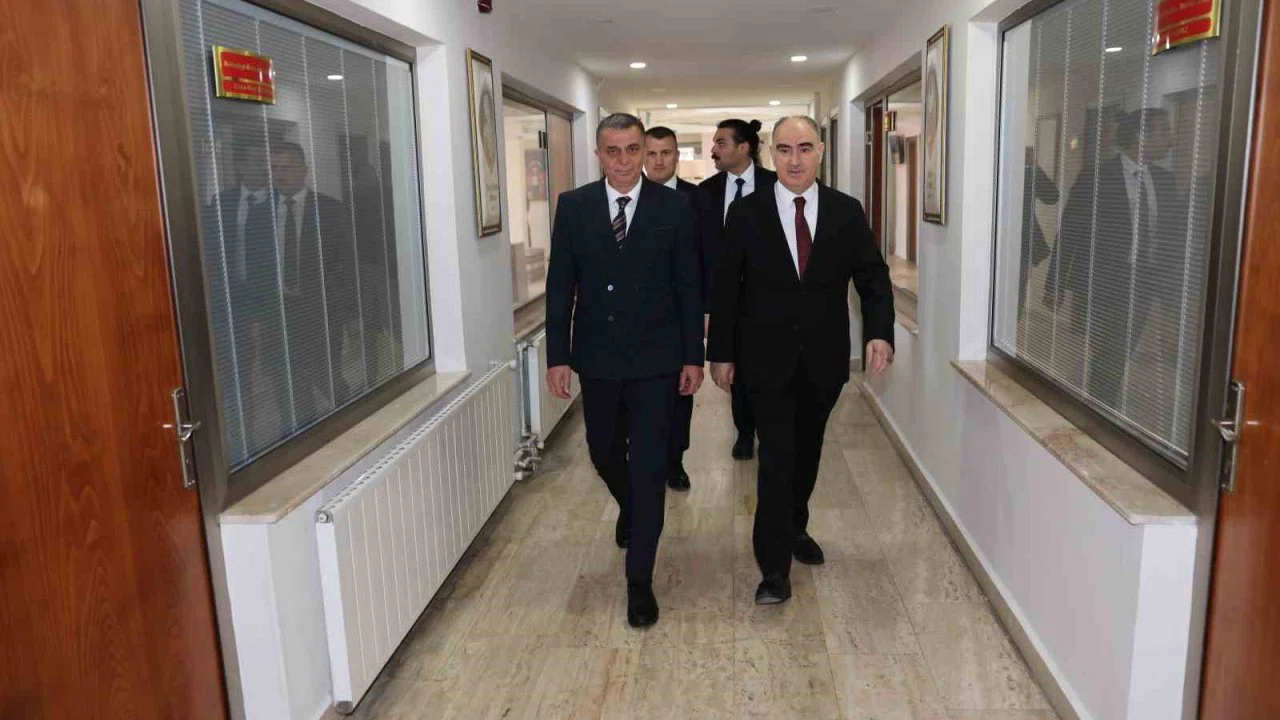 Vali Özkan ve Başkan Şimşek yatırımlar hakkında fikir alışverişi yaptı