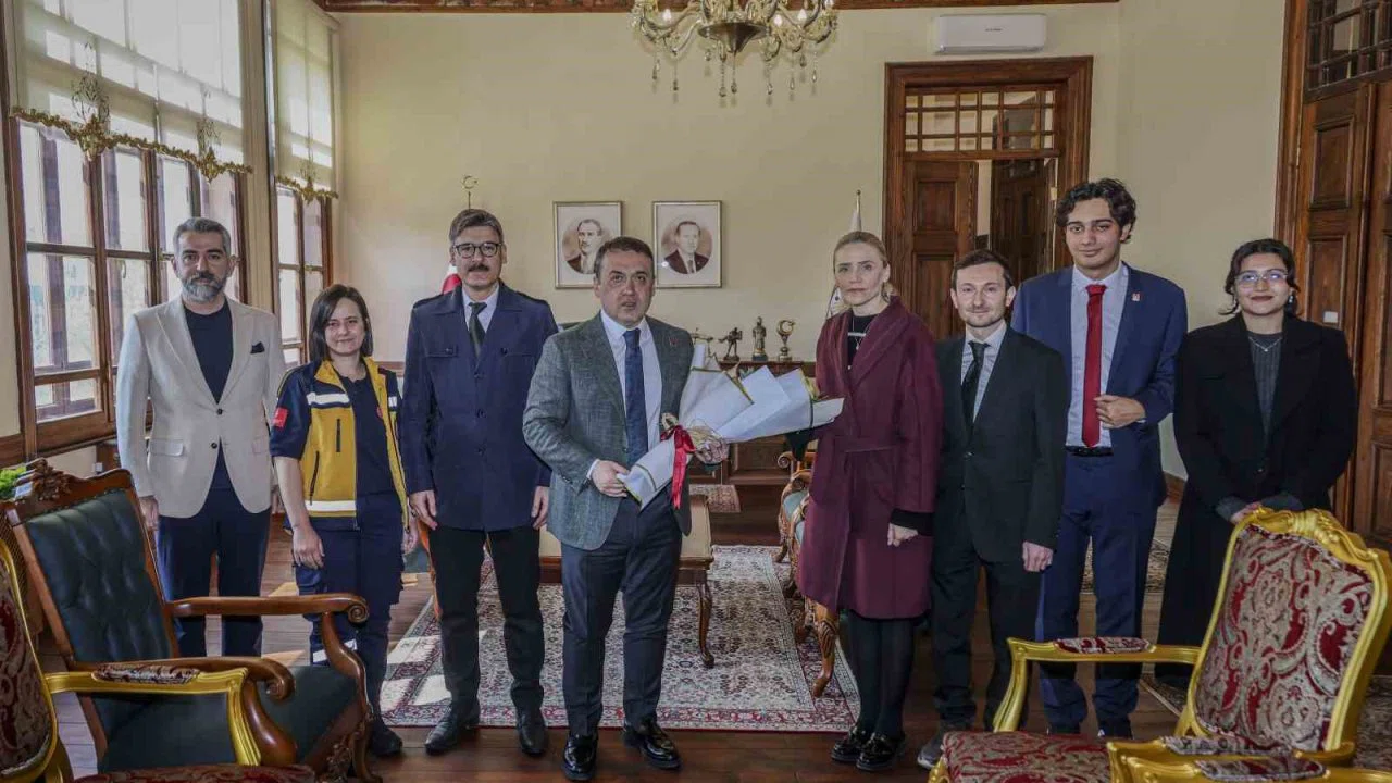 Vali Sözer, 14 Mart Tıp Bayramı dolayısıyla sağlık çalışanlarını kabul etti