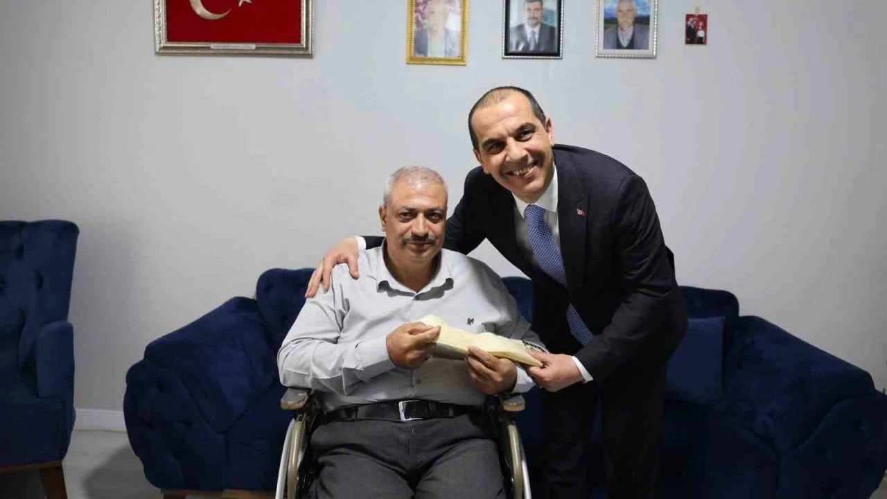 Vali Taşolar, Gazi Engenç’i ziyaret ederek bayramını tebrik etti