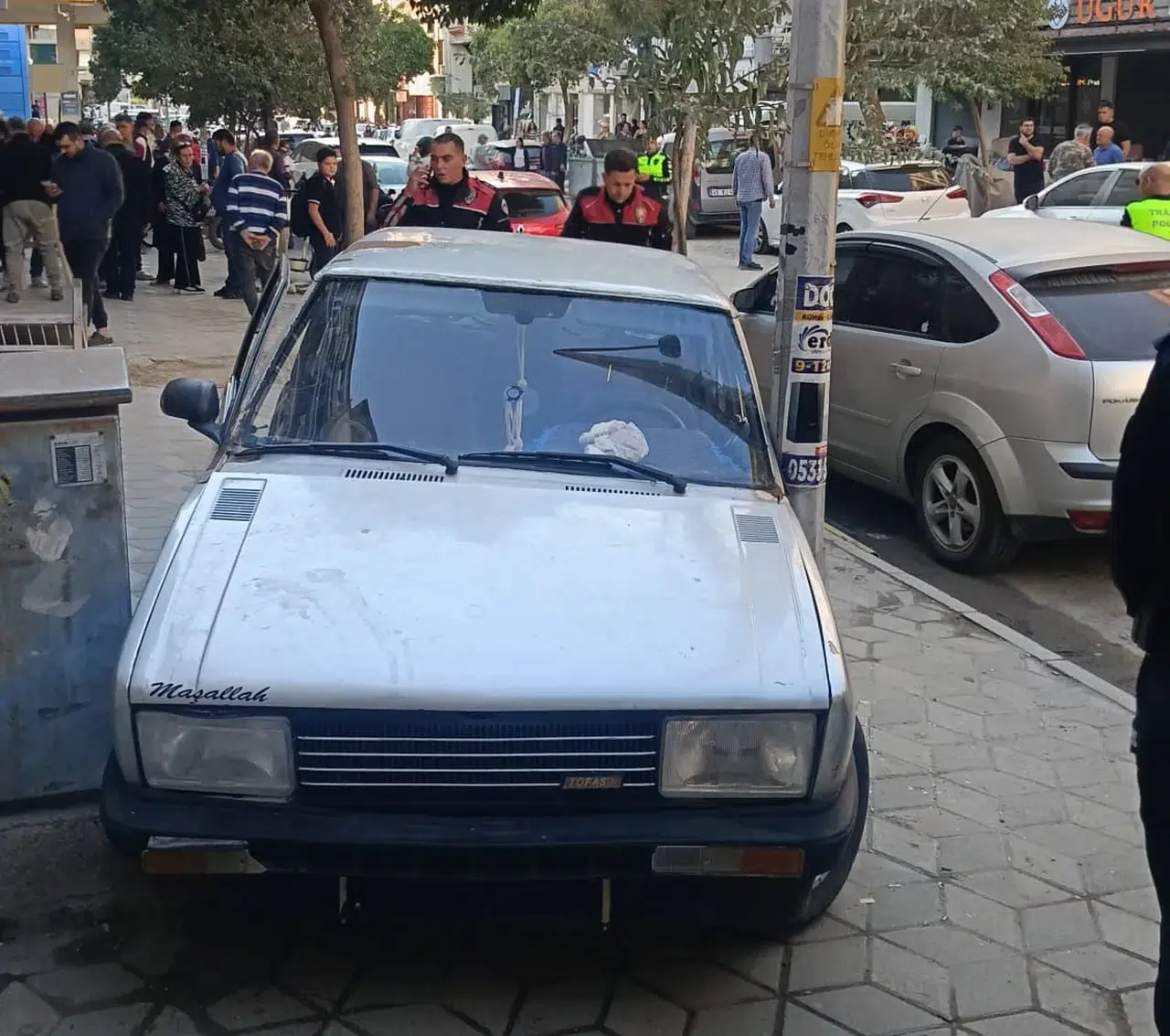 Soma sokaklarında tehlikeli kaçış: Polisten kaçarken kaldırıma çakıldı