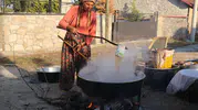 Denizli’de asırlık gelenek: Bağlardan gelen şifa odun ateşinde hayat buluyor