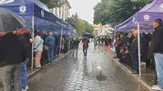 Merkezefendi’de adalet nöbeti: Sağanak yağmur Şeniz Doğan destekçilerini durduramadı