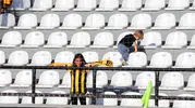 Tribünde üç kişilik ordu: İstanbulspor sevgisi engel tanımadı