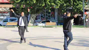 Köşk’te muhtarlardan geleneksel kutlama: Zeybekle sahneye çıktılar