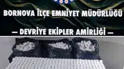 Bornova'da gece yarısı operasyonu: Polisten kaçan araçtan uyuşturucu fışkırdı