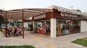 Efeler'de keyifli akşamlar uzadı: Bilim Kafe artık gece geç saatlere kadar açık