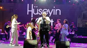 Selendi’de 104. Yıl Coşkusu: Başkan Daban’dan Hüseyin Kağıt’a Sahne Desteği