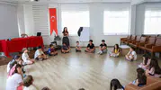 Efeler'de egitimden sosyal hayata kesintisiz destek: Gençlerin rotasi belediye tesisleri
