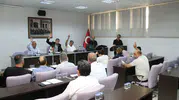 Kula’da meclis gerilimi: Spor salonu protokolü komisyon kapısında kilitlendi