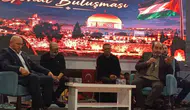 Salihli'de kültür şöleni: Spor salonu doldu taştı, vatandaşlar yere oturdu