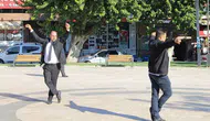 Köşk’te muhtarlardan geleneksel kutlama: Zeybekle sahneye çıktılar
