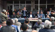 Spil Mahallesi’nde doğalgaz düğümü çözüldü: Mahalleli Başkan Balaban’ı bağrına bastı