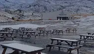 Denizli'de kartpostallık görüntüler: Zirveler mevsimin ilk karıyla tanıştı