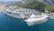 Marmaris limanında kruvaziyer hareketliliği: Binlerce turist ilçeye ayak bastı