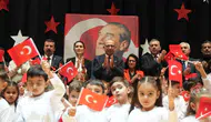 Miniklerden Cumhuriyet coşkusu: Turgutlu'da sahne onların