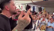 Domatesin yanına ritim, iç çamaşırı reyonuna DJ seti: Mahmut Orhan Alaçatı'yı salladı