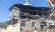 Salihli'de 28 yıllık ibadethanede korkutan tablo: Kolonlar çürüyünce yıkım başladı