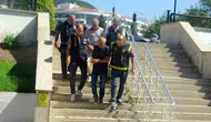 Eski emniyet müdürünün karıştığı parke taşı hırsızlığı şaşkınlık yarattı