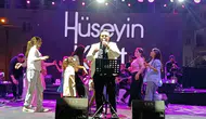 Selendi’de 104. Yıl Coşkusu: Başkan Daban’dan Hüseyin Kağıt’a Sahne Desteği